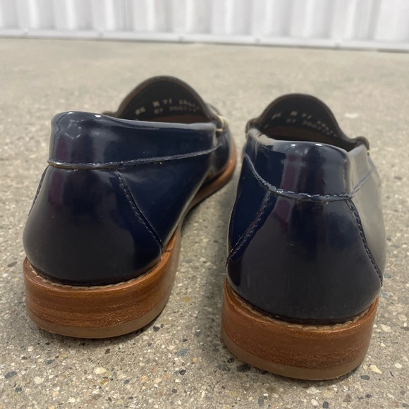 Weejuns G.H. Bass & Co. Navy "Viviana" Penny Loafer Size 8.5 - Picture 9 of 16
